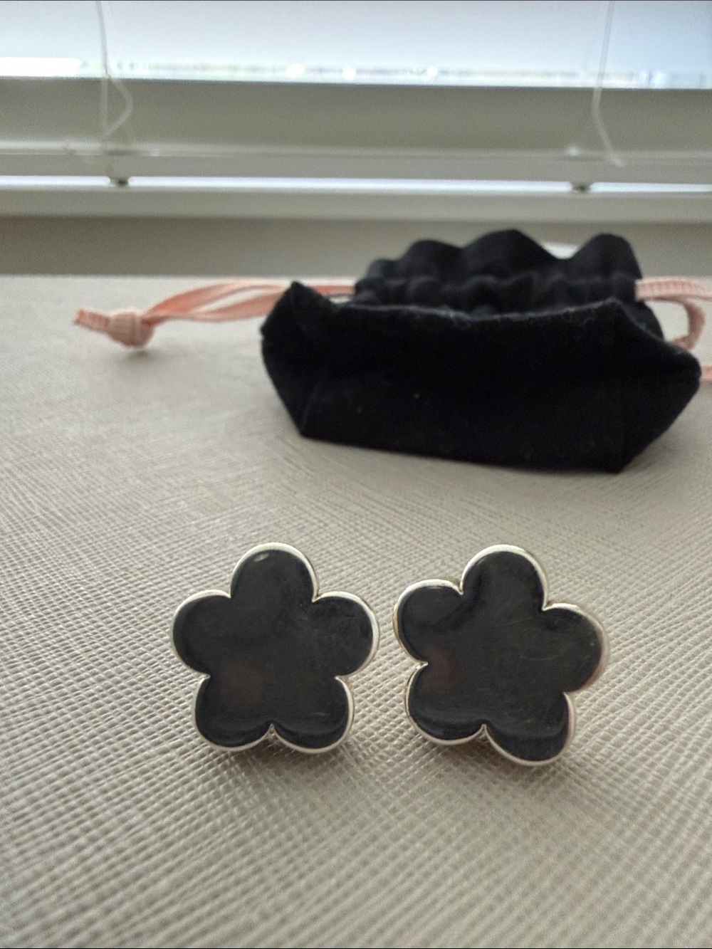 Tous Flower Stud Earrings - Picture 2 of 4